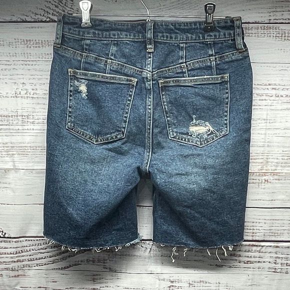 Free People Cadet Blue Women's Size 26 Distressed High Rise jean Shorts - Picture 2 of 8
